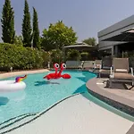 Courtyard By Marriott Airport Отель