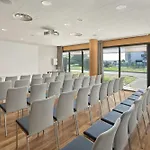 Отель Courtyard By Marriott Airport Тулуза