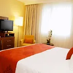 Courtyard By Marriott Airport Тулуза