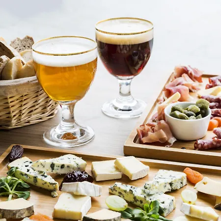 Courtyard By Marriott Airport Hotell 4*