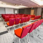 Courtyard By Marriott Airport