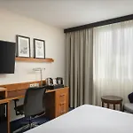 Courtyard By Marriott Airport Szálloda 4*