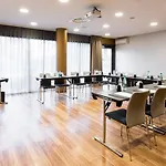 Courtyard By Marriott Airport Ξενοδοχείο