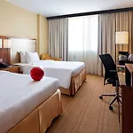 Szálloda Courtyard By Marriott Airport 4*