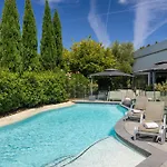 Courtyard By Marriott Airport Ξενοδοχείο