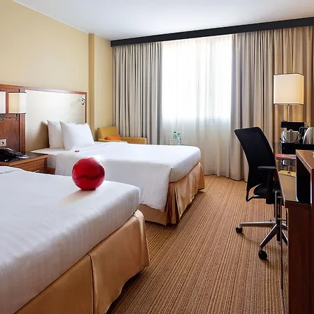 Hotel Courtyard By Marriott Airport 4*