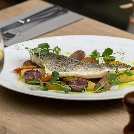 Courtyard By Marriott Airport Тулуза