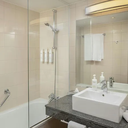 Hotel Courtyard By Marriott Airport 4*