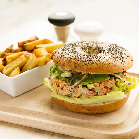 Courtyard By Marriott Airport Отель 4*