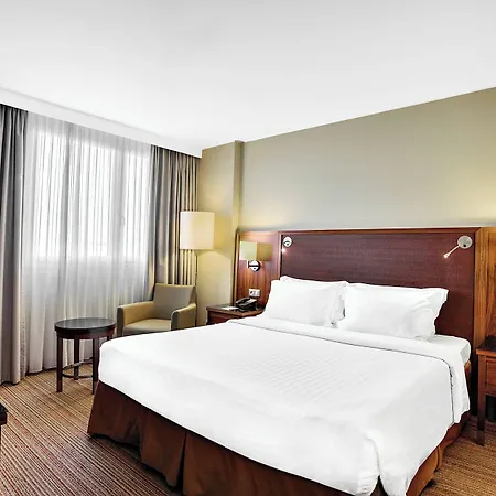 Отель Courtyard By Marriott Airport Тулуза