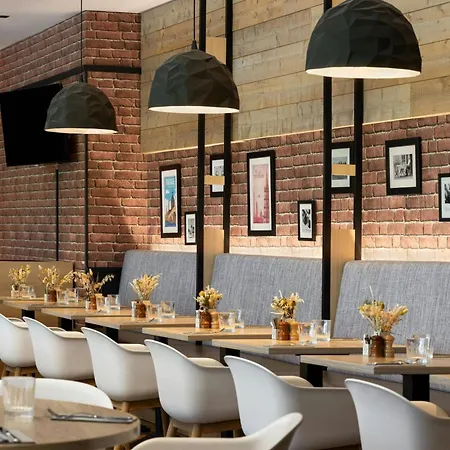 Отель Courtyard By Marriott Airport Тулуза