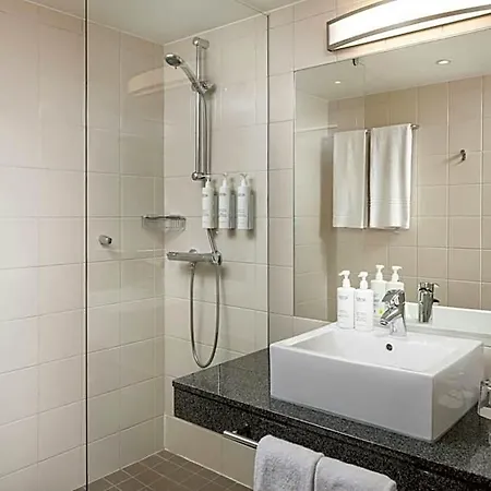 Courtyard By Marriott Airport Hotel 4*