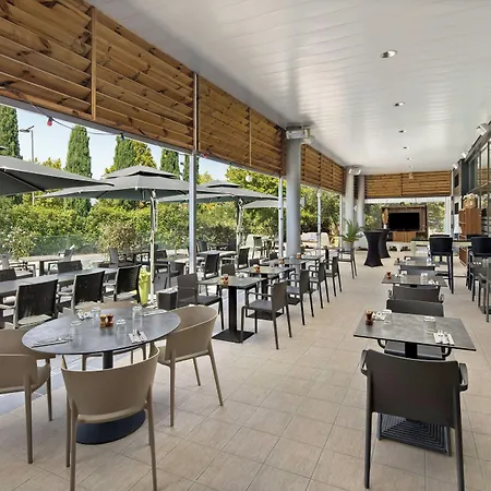 Courtyard By Marriott Airport فندق