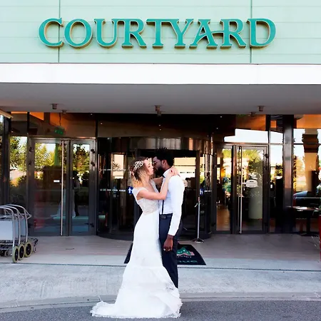 Courtyard By Marriott Airport Hotel Toulouse