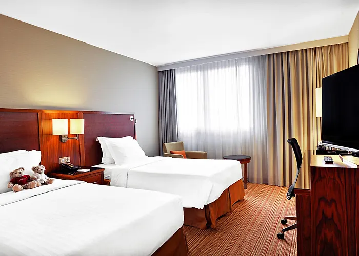 Отель Courtyard By Marriott Airport Тулуза