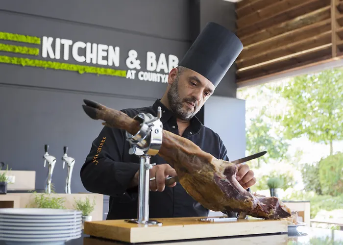 Отель Courtyard By Marriott Airport