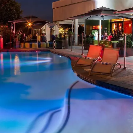 Courtyard By Marriott Airport Hotell 4*