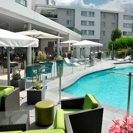 Courtyard By Marriott Airport Hotell 4*