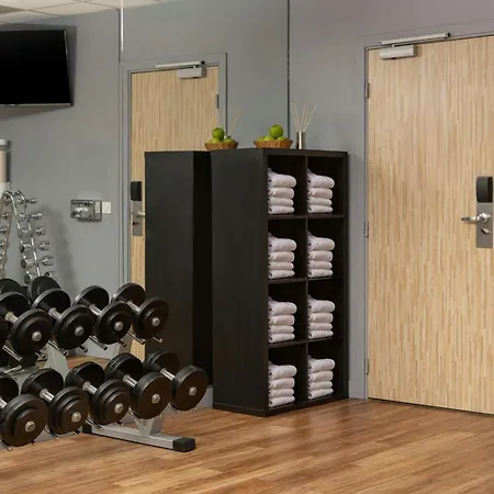 Courtyard By Marriott Airport Hotell 4*