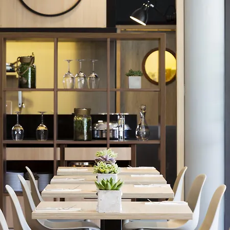 Hotell Courtyard By Marriott Airport 4*