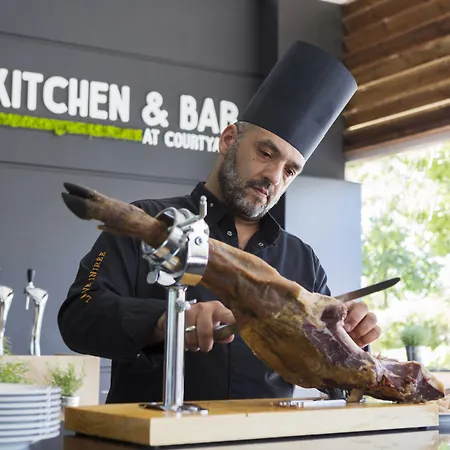 Ξενοδοχείο Courtyard By Marriott Airport