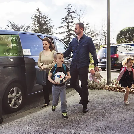 Courtyard By Marriott Airport Ξενοδοχείο