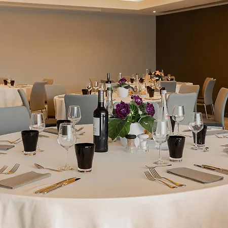 Hotel Courtyard By Marriott Airport 4*