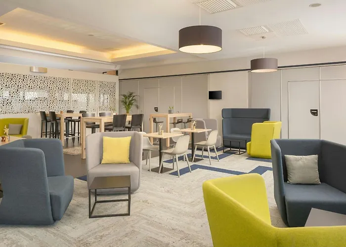 Courtyard By Marriott Airport Hotel 4*